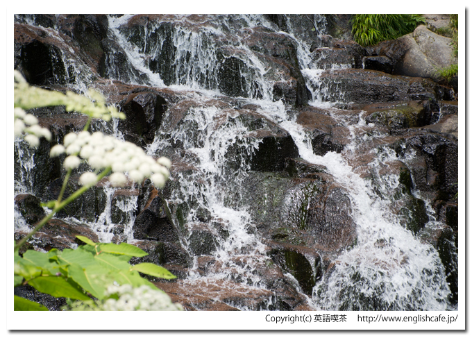 美笛の滝、滝の下側をアップで（北海道千歳市）