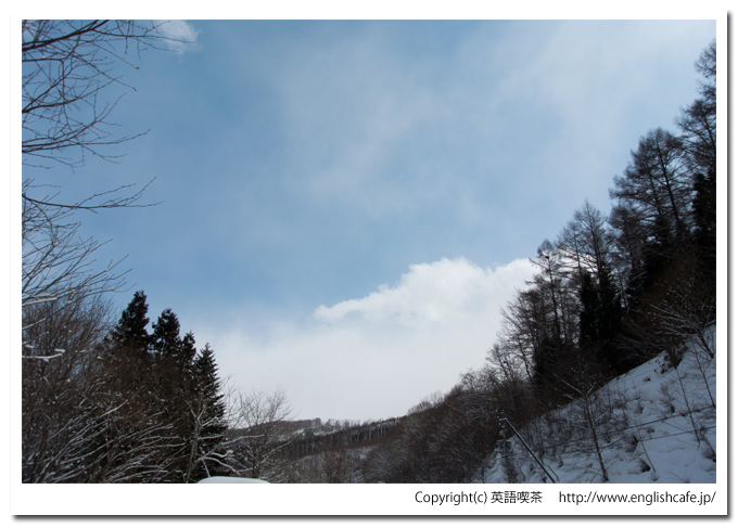雪景色の屏風崖（北海道森町の鳥崎渓谷八景）