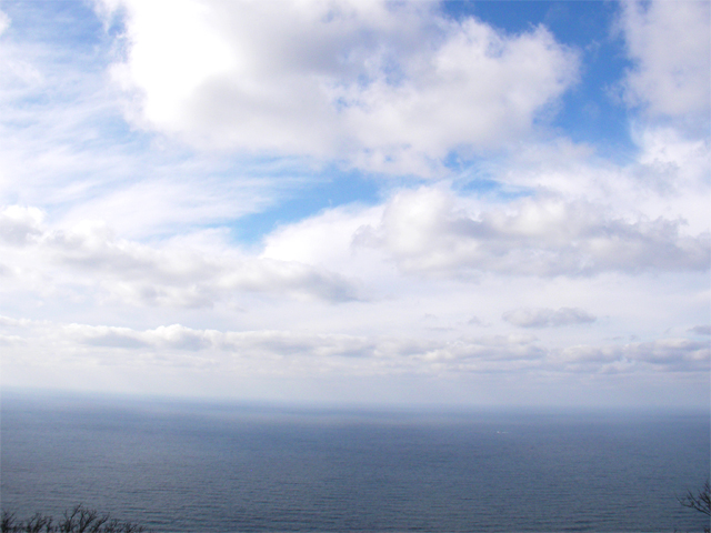 茂津多岬灯台の上から海を見ます（北海道島牧郡島牧村）