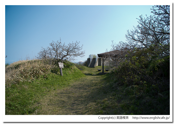 武井の島展望台と東屋（北海道函館市）