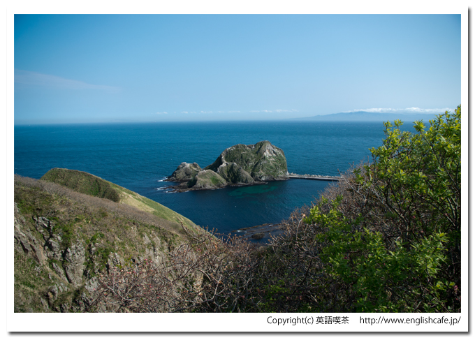 武井の島展望台と武井の島（北海道函館市）