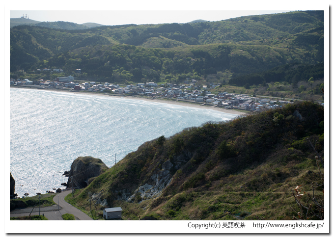 武井の島展望台と武井の島、右側視点（北海道函館市）