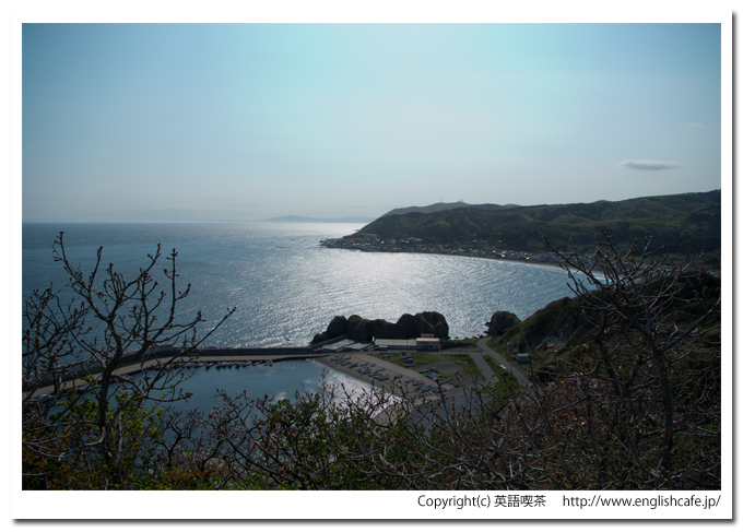 武井の島展望台と武井の島、右側別視点（北海道函館市）
