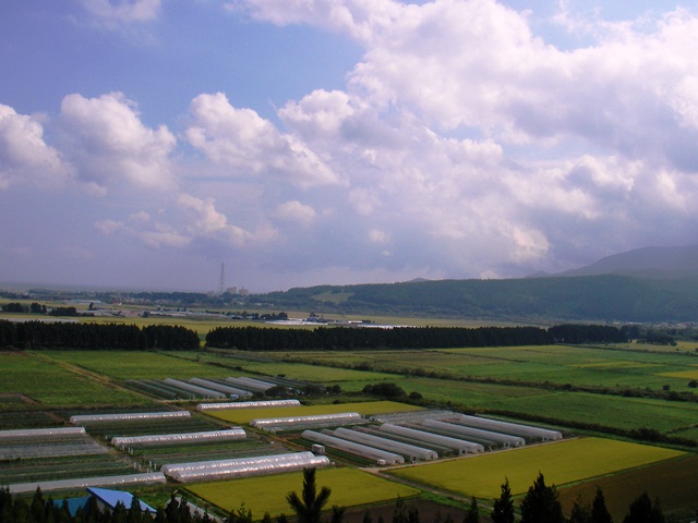 重内神社の展望台、平野の風景（北海道上磯郡知内町）