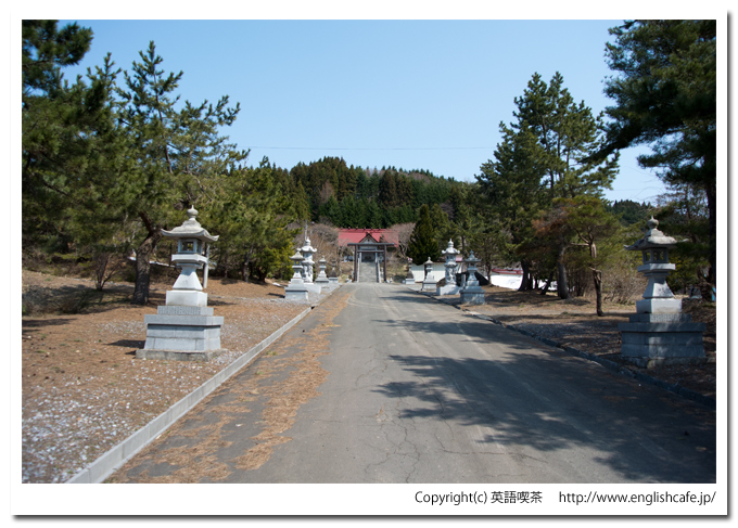 佐女川神社の１つ目の鳥居から（北海道木古内町）