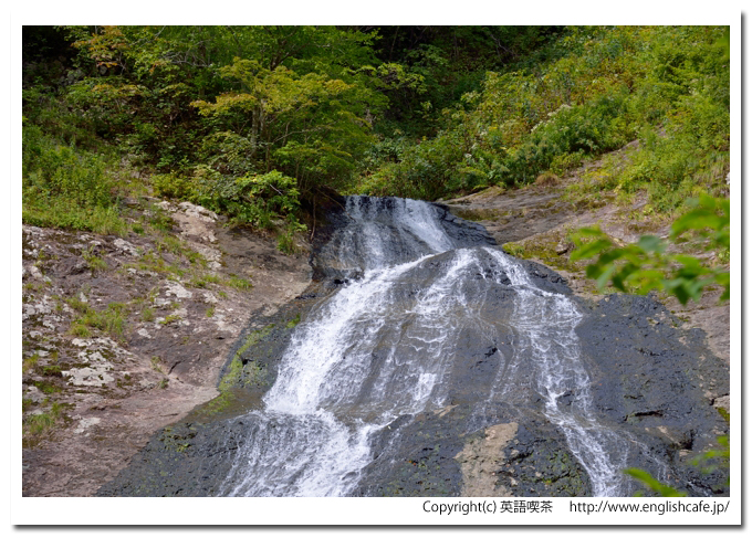 重滝、重滝の滝つぼ付近から滝の上を望む（北海道寿都郡黒松内町）