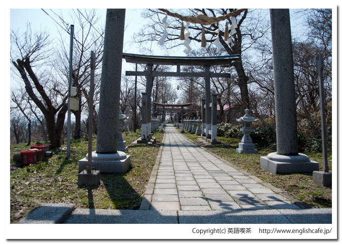 諏訪神社の燈篭（北海道乙部町）