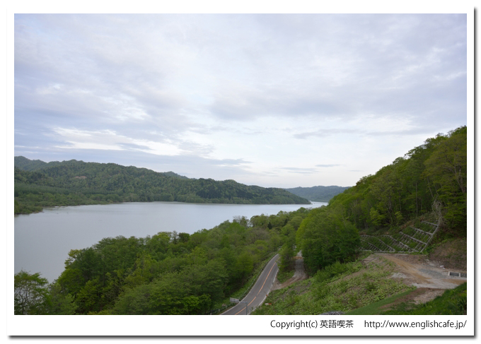夕張シューパロダム　その２　ダム湖編（北海道夕張市）、２０１３年の同じ場所の風景