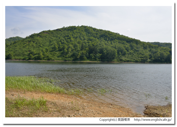 雨煙内ダム、雨煙内ダムのダム湖と対岸の景色（北海道雨竜郡幌加内町）