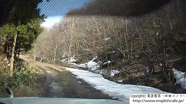 うぐい川ダムへの道、残雪と荒れた道（北海道檜山郡江差町）