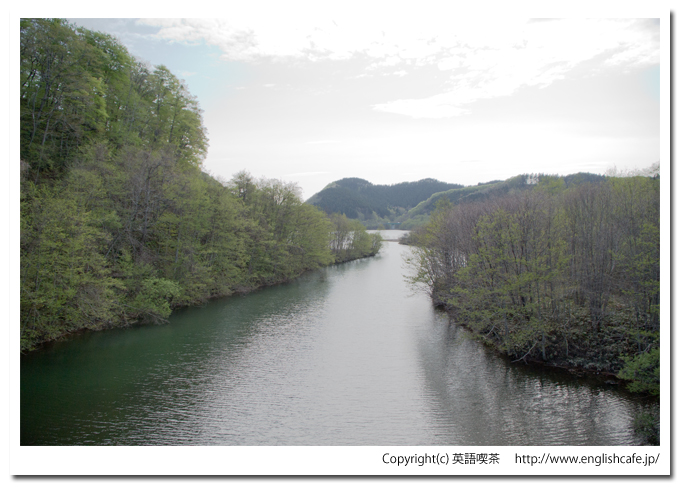 矢別ダムの林道橋からダム湖（北海道函館市）