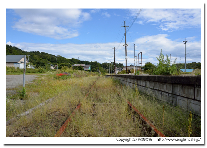 湯ノ岱駅（旧江差線）、湯ノ岱駅の旧ホームと線路（北海道檜山郡上ノ国町）
